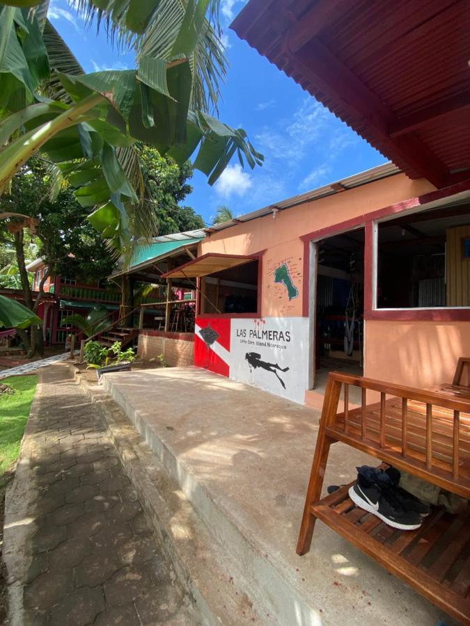 Las Palmeras Oceanview Hotel And Dive Center Малий Кукурудзяний острів Екстер'єр фото
