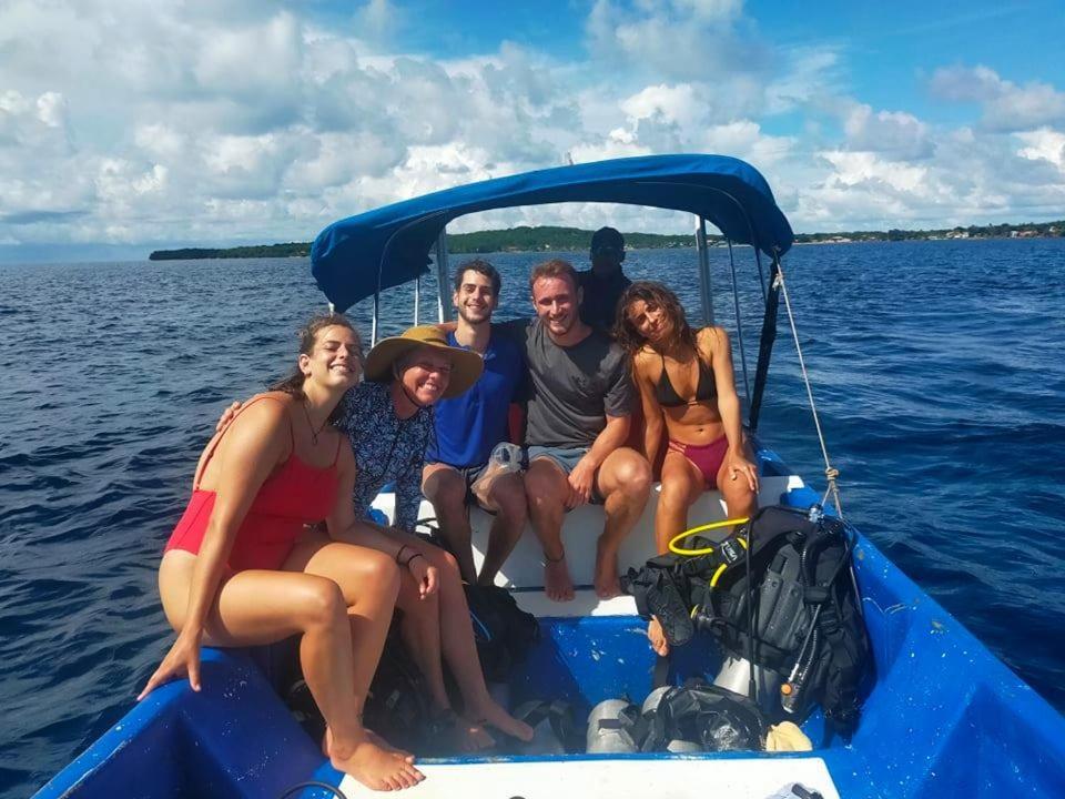Las Palmeras Oceanview Hotel And Dive Center Малий Кукурудзяний острів Екстер'єр фото
