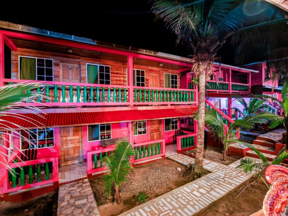 Las Palmeras Oceanview Hotel And Dive Center Малий Кукурудзяний острів Екстер'єр фото