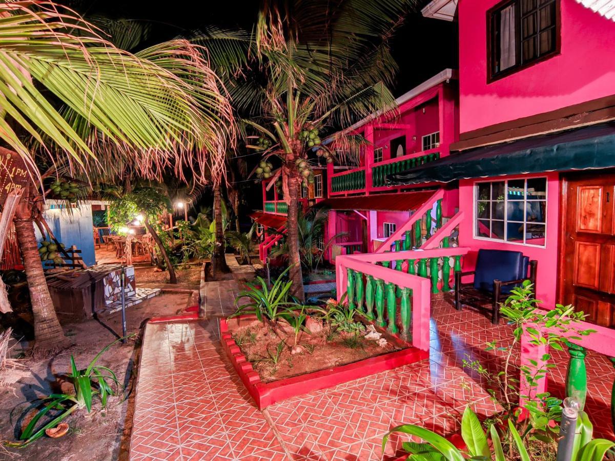 Las Palmeras Oceanview Hotel And Dive Center Малий Кукурудзяний острів Екстер'єр фото