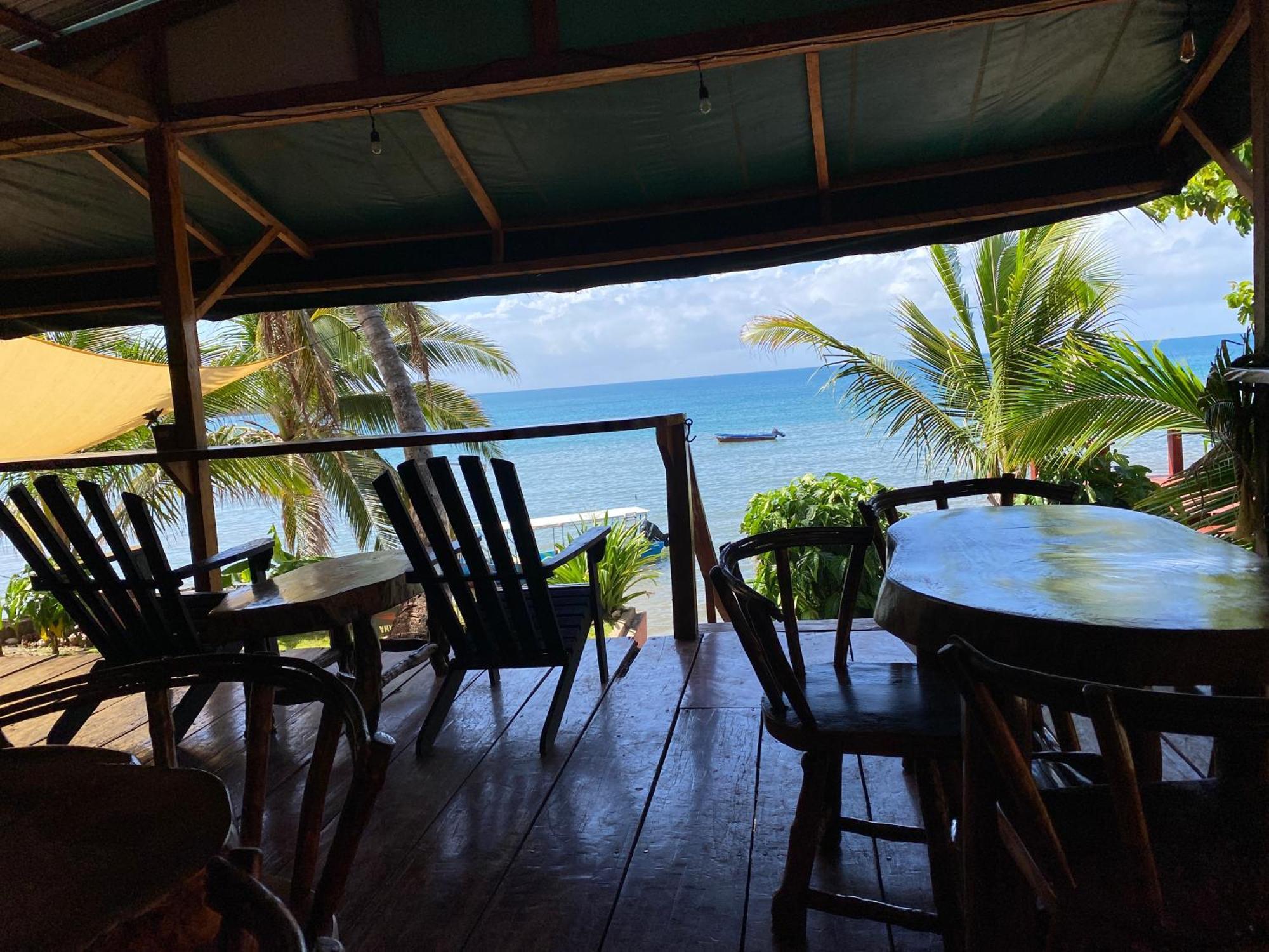 Las Palmeras Oceanview Hotel And Dive Center Малий Кукурудзяний острів Екстер'єр фото