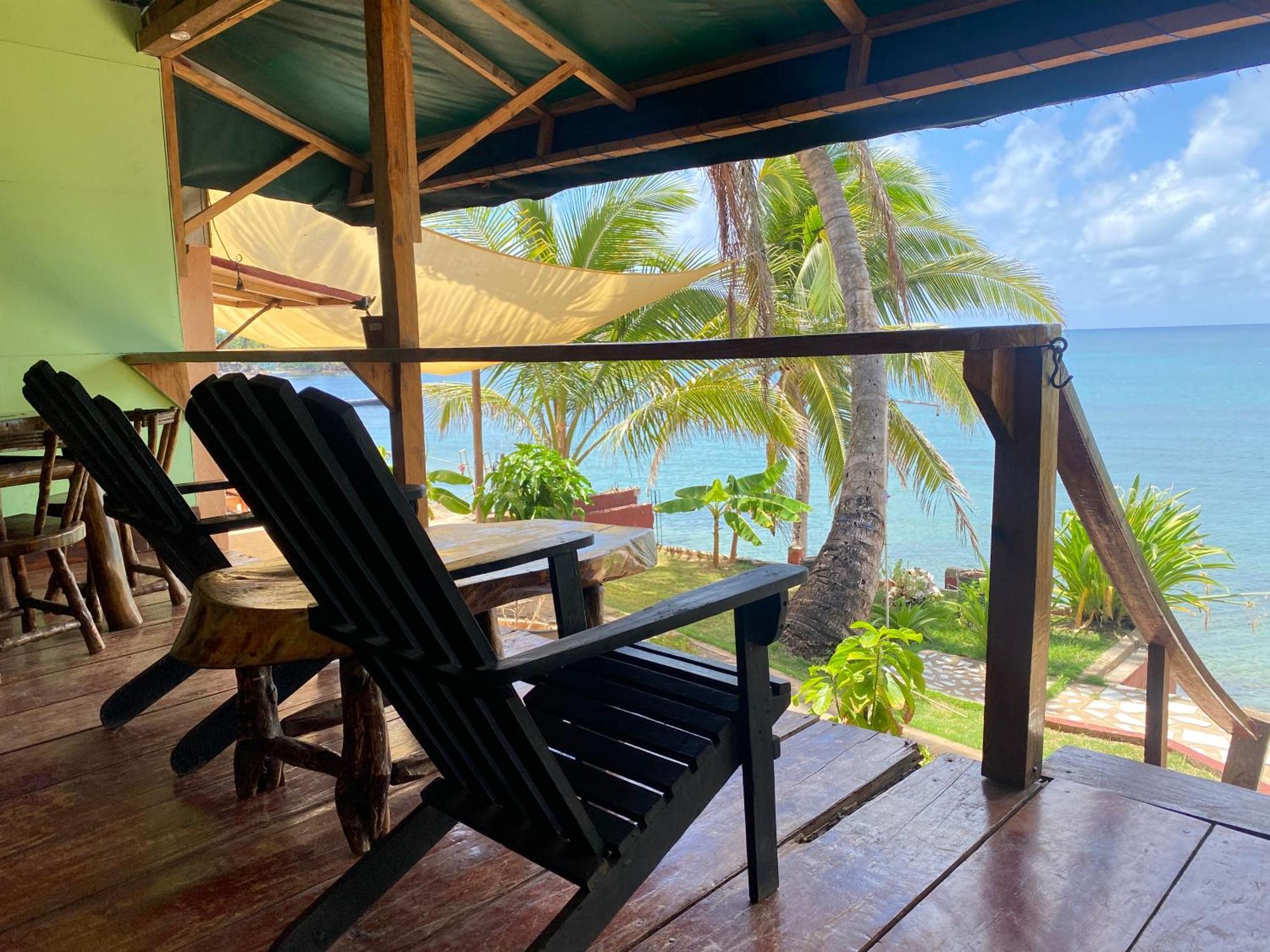 Las Palmeras Oceanview Hotel And Dive Center Малий Кукурудзяний острів Екстер'єр фото