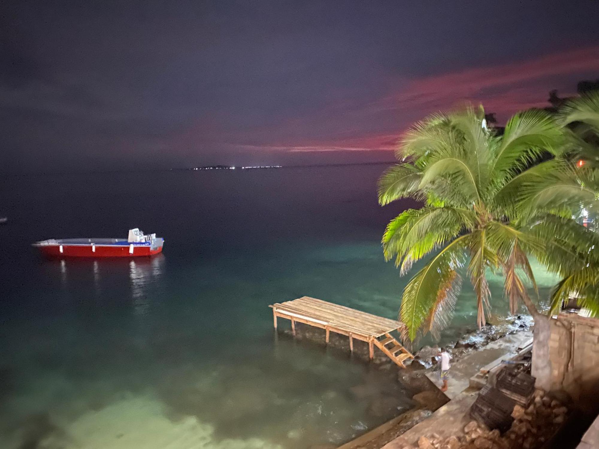 Las Palmeras Oceanview Hotel And Dive Center Малий Кукурудзяний острів Екстер'єр фото