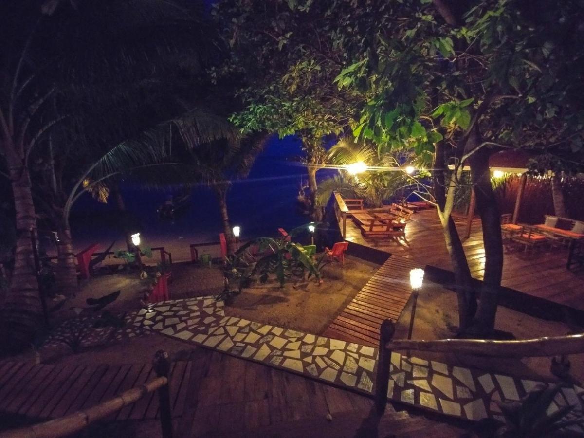 Las Palmeras Oceanview Hotel And Dive Center Малий Кукурудзяний острів Екстер'єр фото